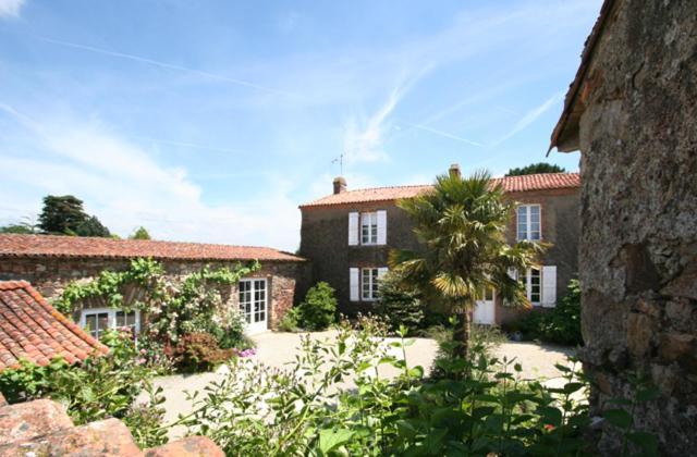 Relais De La Riniere Bed & Breakfast Le Landreau Exterior photo