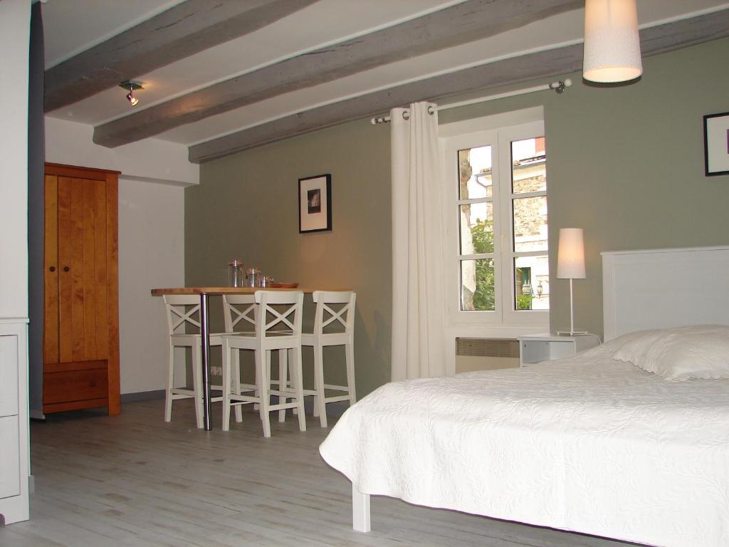 Relais De La Riniere Bed & Breakfast Le Landreau Room photo
