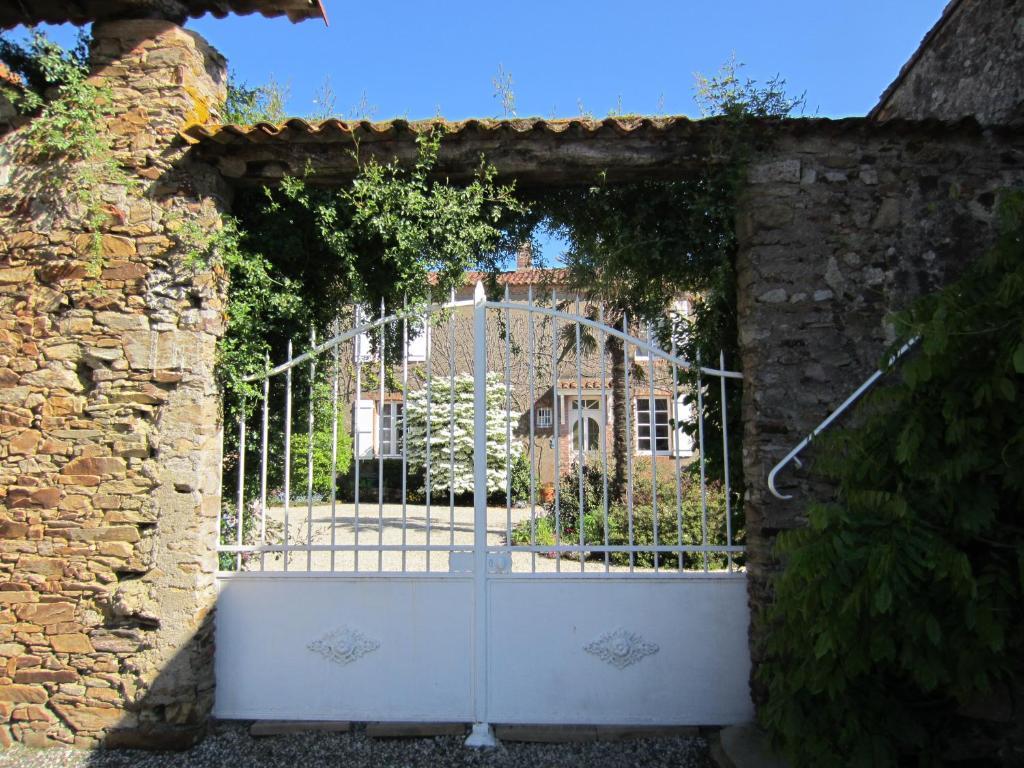 Relais De La Riniere Bed & Breakfast Le Landreau Exterior photo